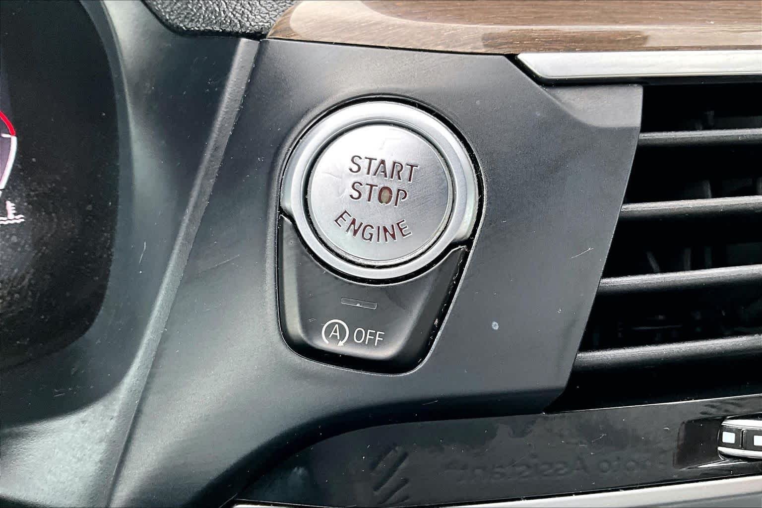 Used 2020 Dark Graphite Metallic BMW sDrive30i image 31