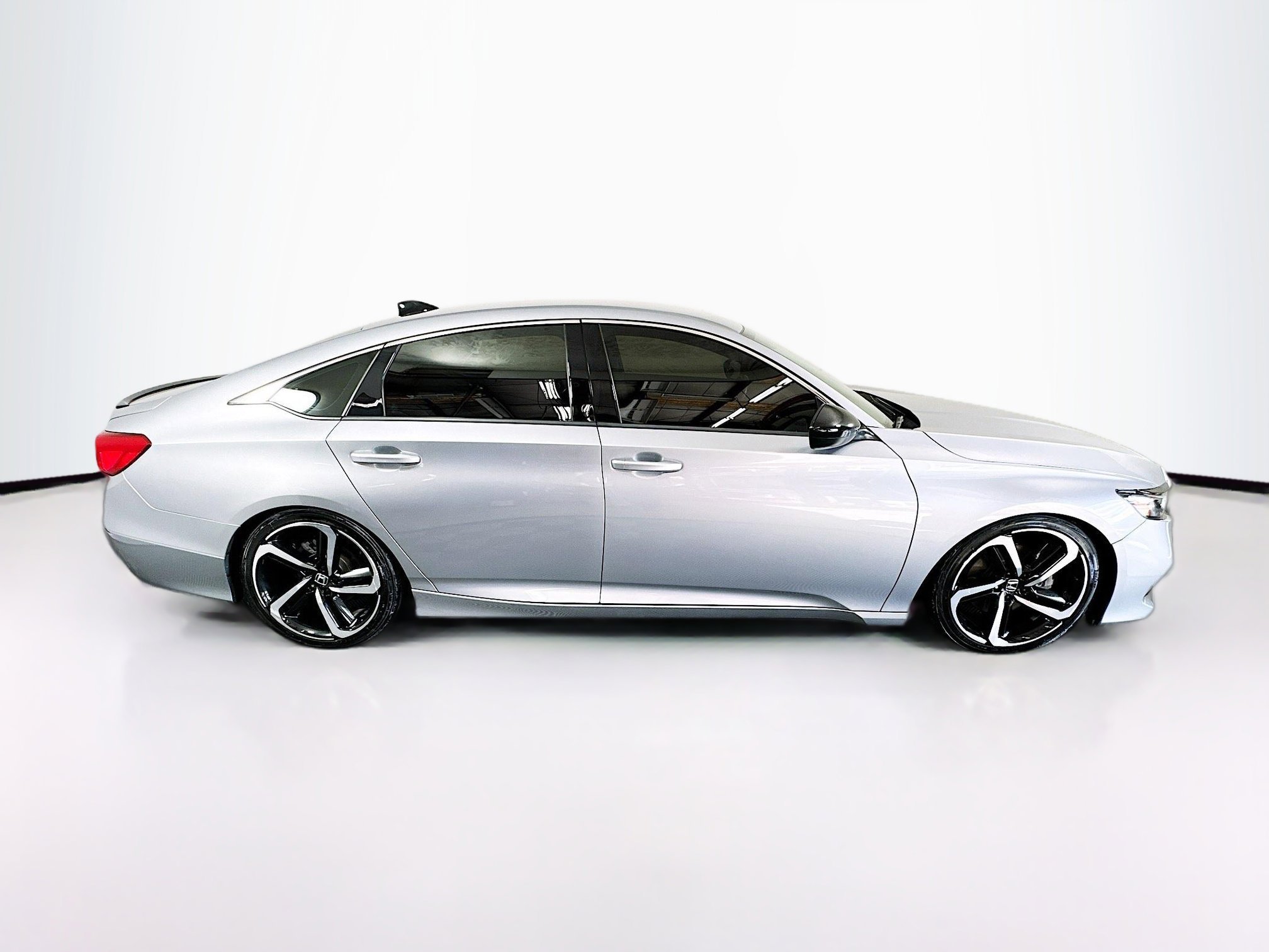 2021 Honda Accord thumbnail 4