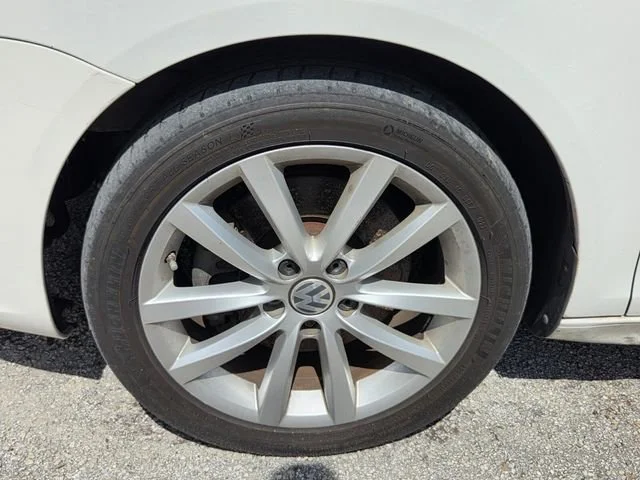 Used 2013  Volkswagen Sport image 3