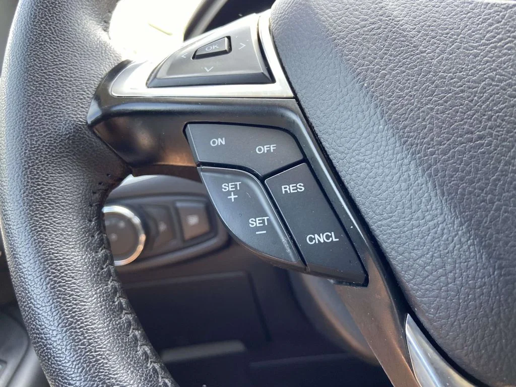 Used 2024 Oxford White Ford SEL image 17