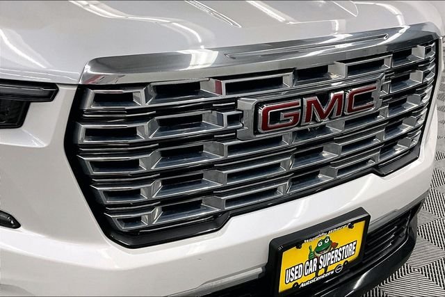 Used 2024 White Frost Tricoat GMC Denali image 35