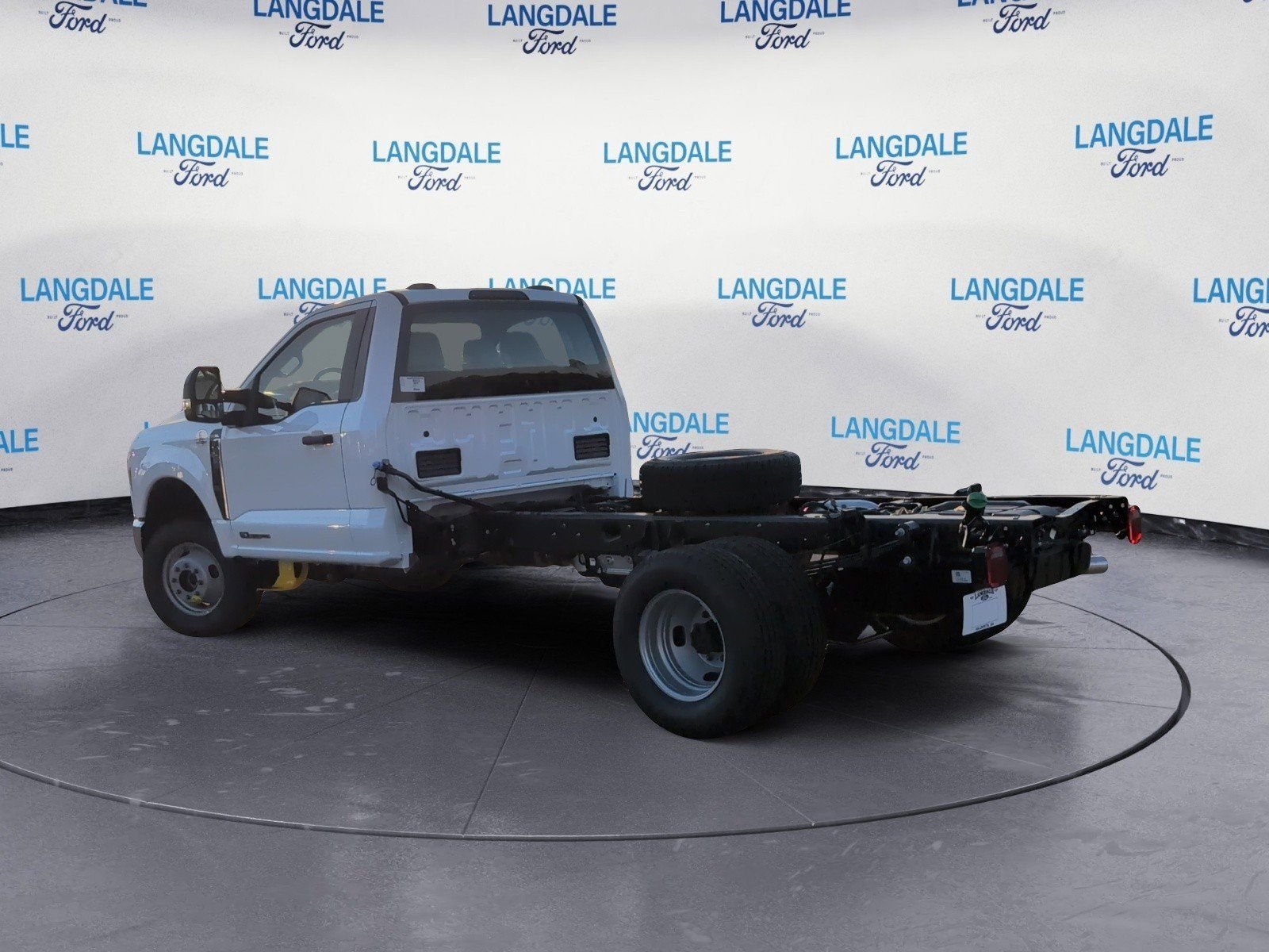 New 2026 Oxford White Ford XL image 8
