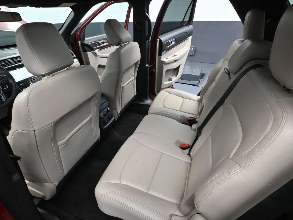 Used 2018 Red Ford Limited image 38