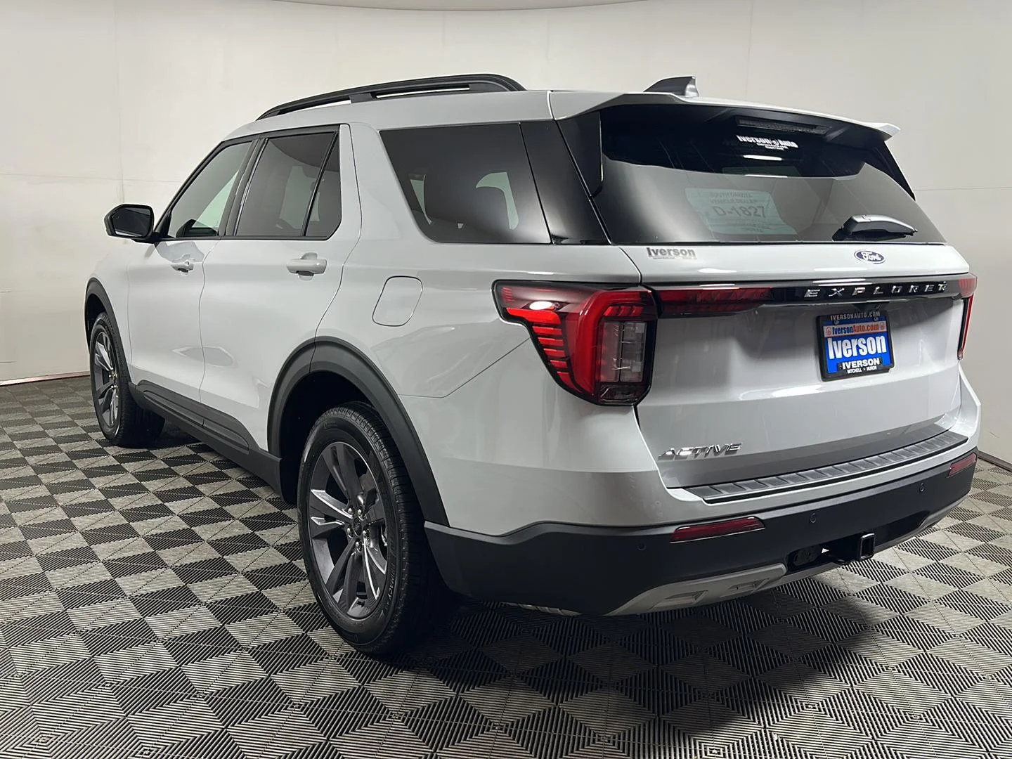 New 2027 Avalanche Gray Ford Active image 7