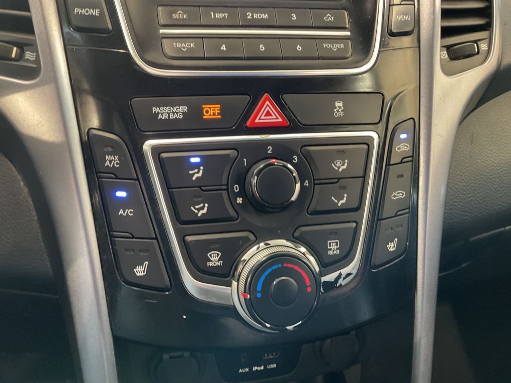 Used 2013 Gray Hyundai Base w/Blue image 22