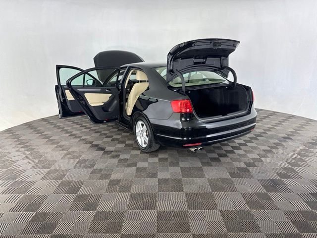 Used 2014  Volkswagen 2.0L TDI image 20