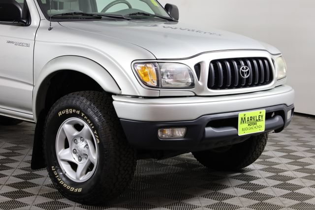 Used 2002 Silver Toyota  image 37