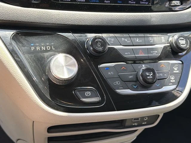 Used 2020 White Chrysler Touring image 27