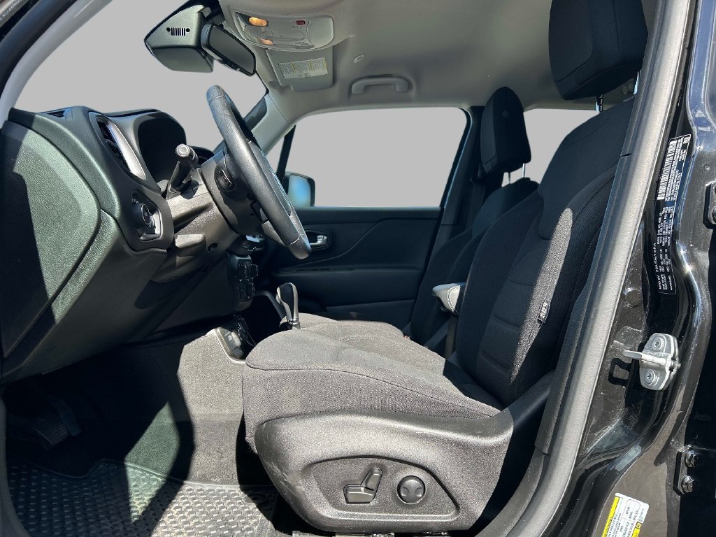 Used 2022 Black Jeep Latitude image 14