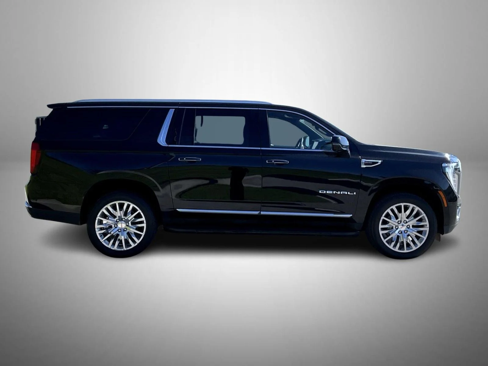 Used 2025 Black GMC Denali image 4