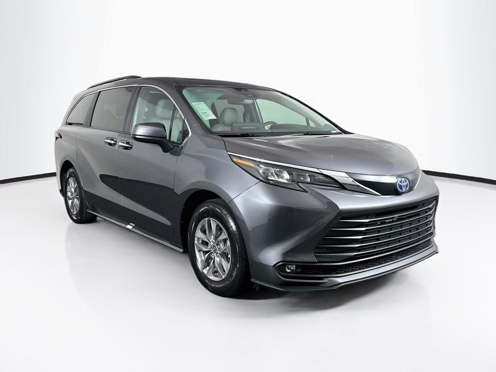 Certified Used 2025 Magnetic Gray Metallic Toyota XLE 8-Passenger image 10
