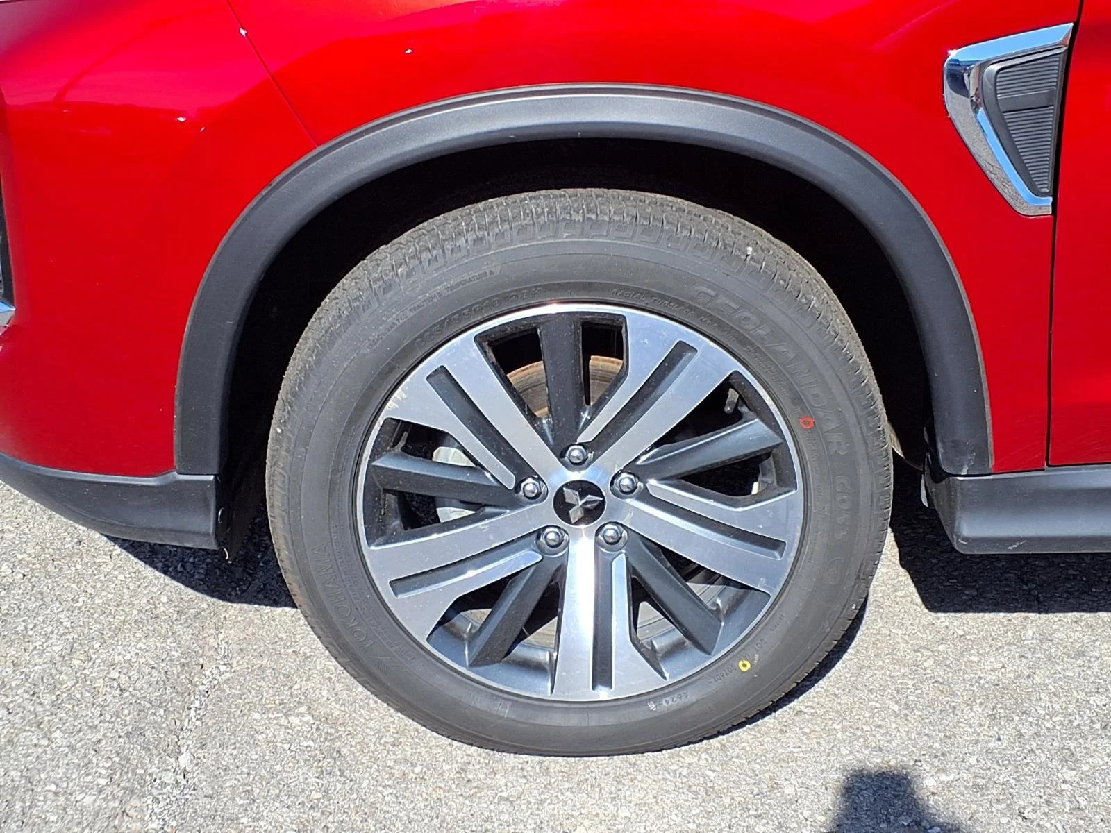 Used 2025 Red Mitsubishi SE image 19