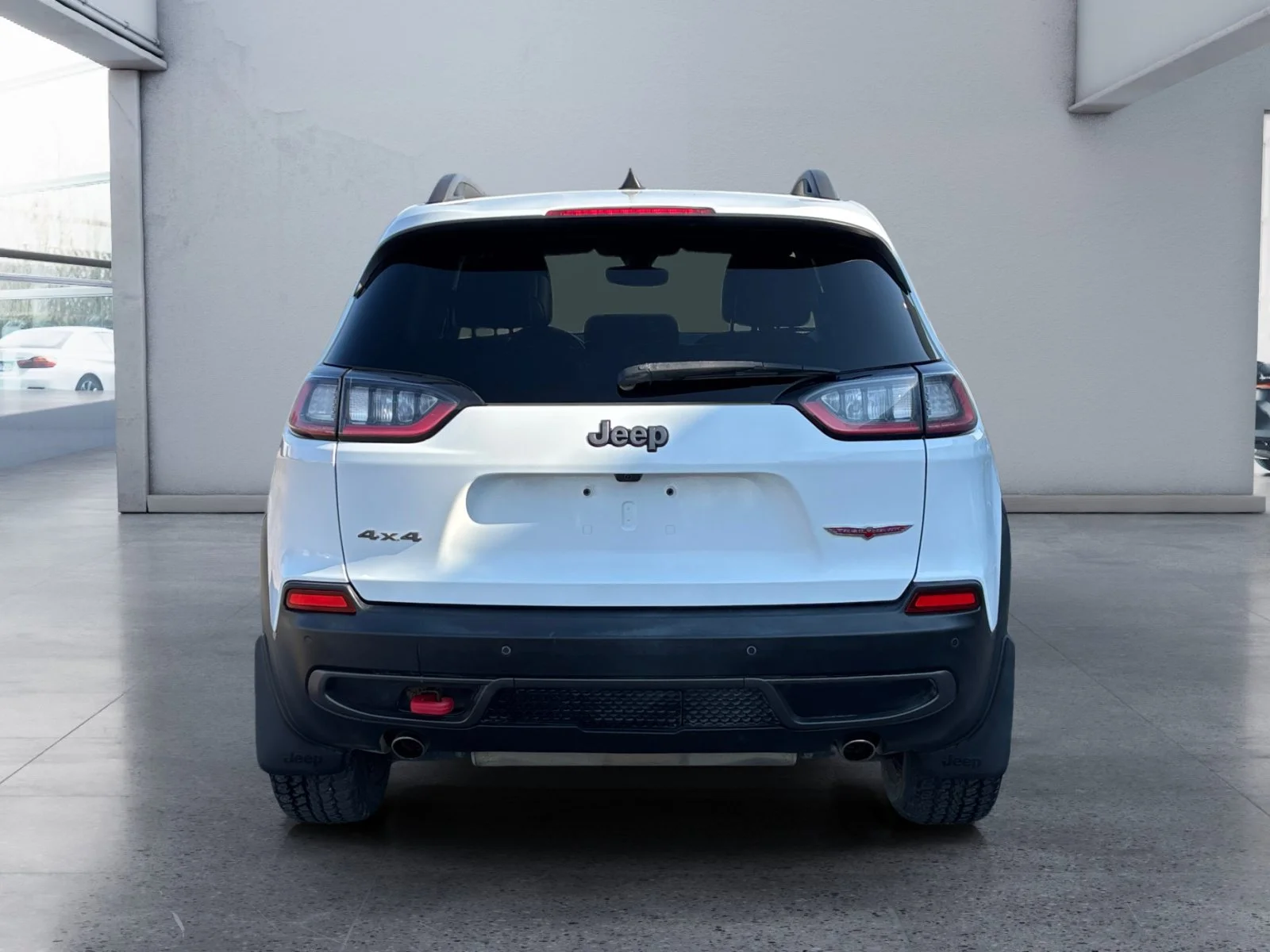 Used 2021 White Jeep Trailhawk image 4