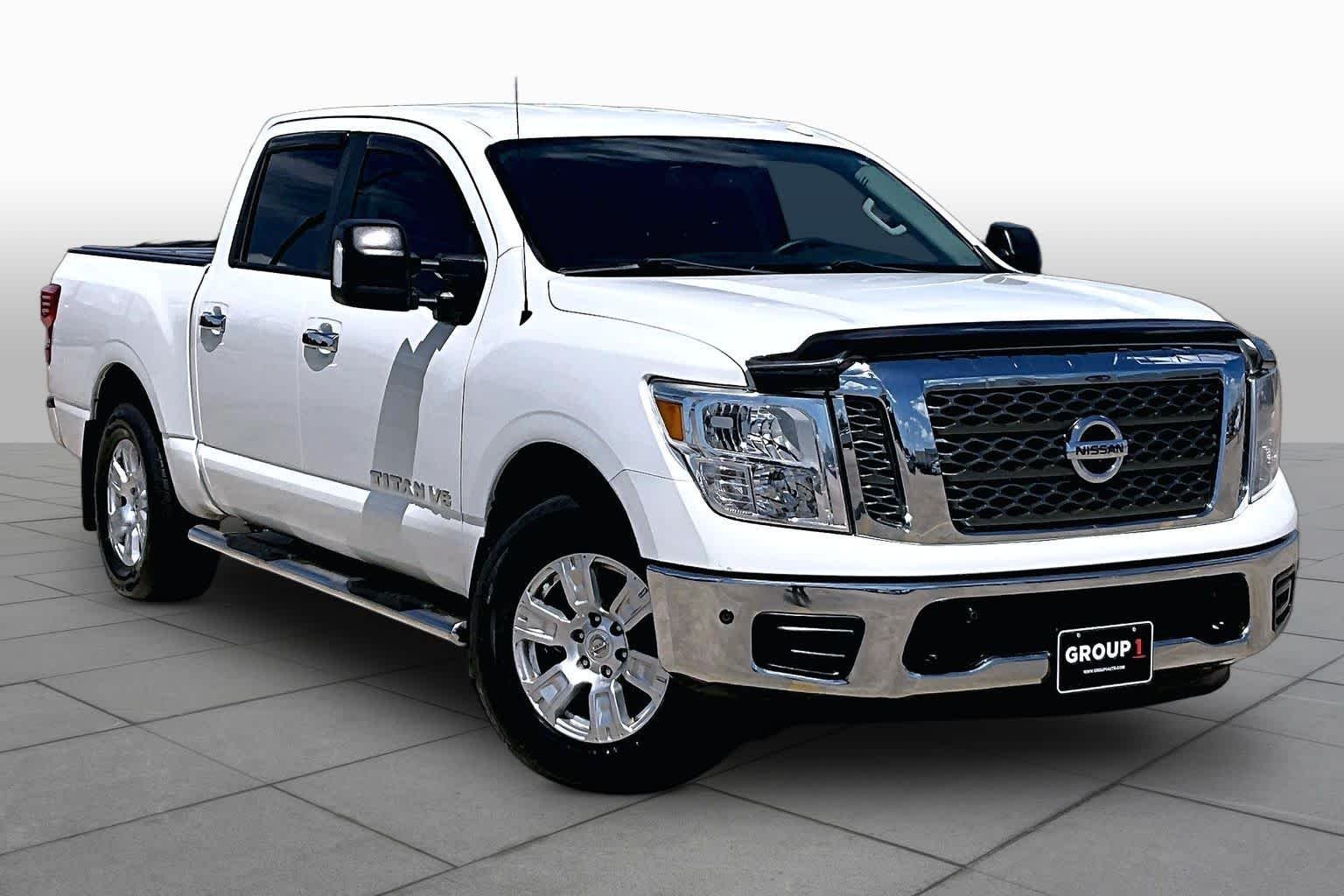 Used 2018 Glacier White Nissan SV image 3