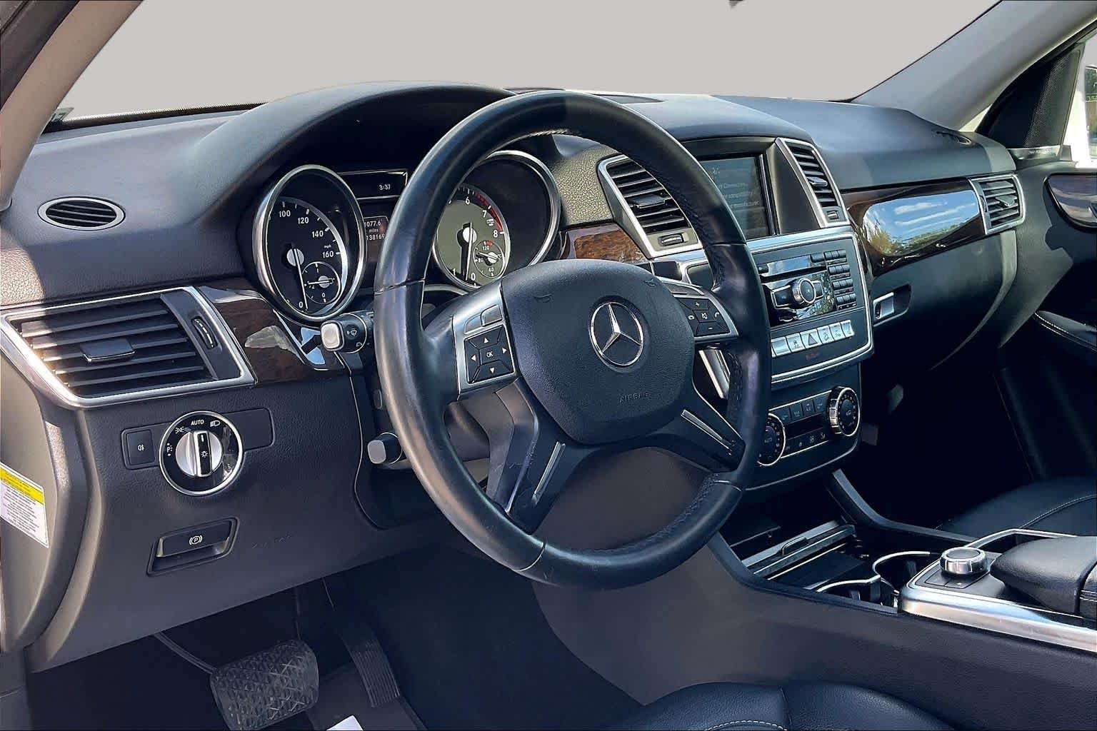 Used 2014 Polar White Mercedes-Benz ML 350 image 17