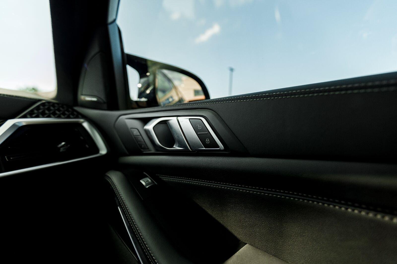 Used 2025 Skyscraper Grey Metallic BMW M60i image 30
