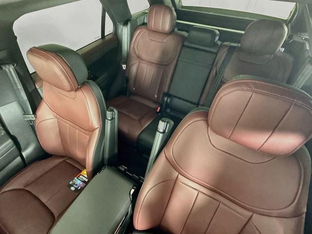 New 2026 Borasco Grey Land Rover Dynamic SE image 14