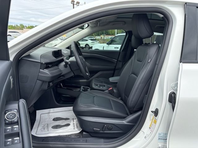 New 2026 Star White Metallic Tri-coat Ford Premium image 12