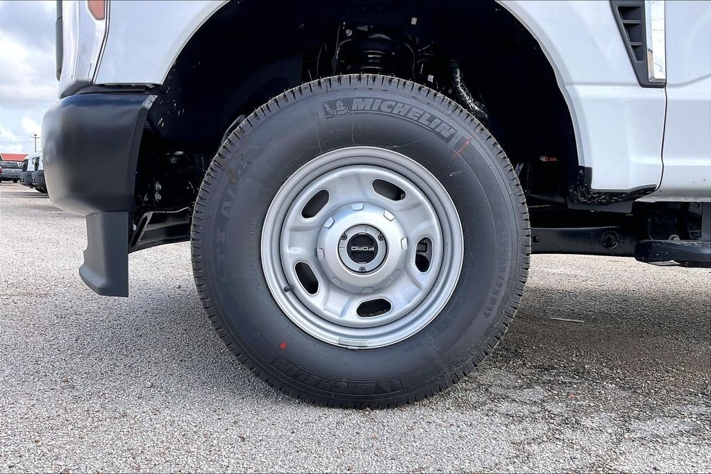 New 2026 Ford Super Duty F-250 XL 4D Crew Cab