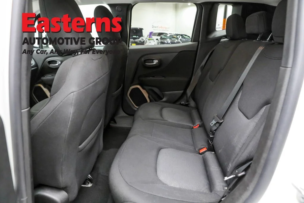 Used 2017 White Jeep Latitude image 22