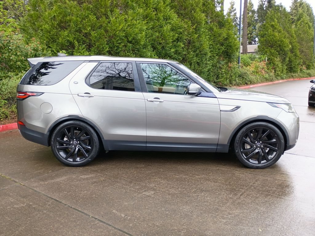Used 2018 Silicon Silver Premium Metallic Land Rover HSE Luxury image 2
