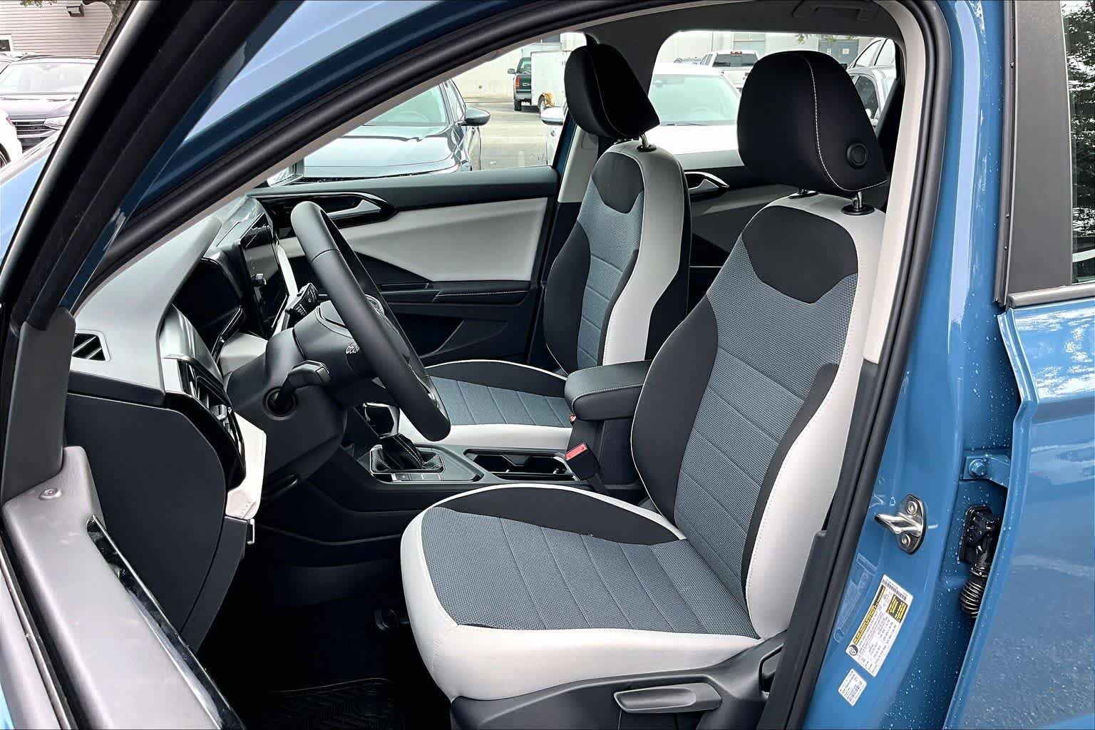 New 2026 Monterey Blue Pearl Volkswagen 1.5T S image 9