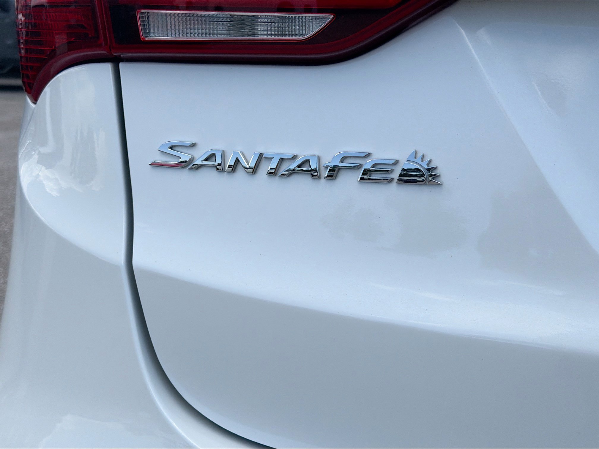 Used 2018 Pearl White Hyundai 2.0T image 11