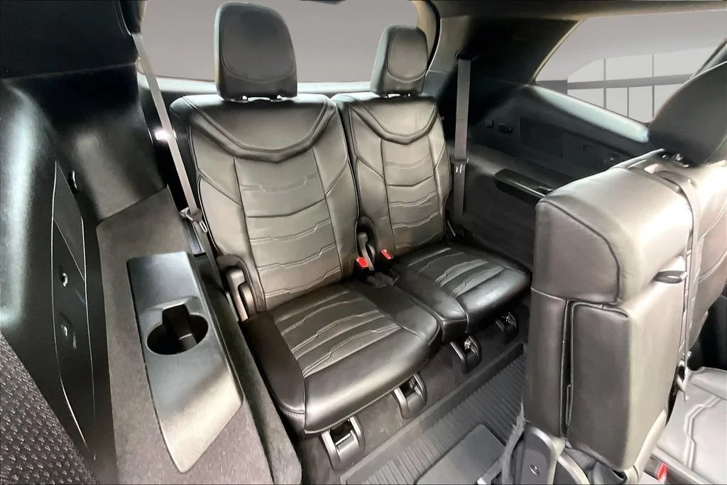 Certified Used 2025 Crystal White Tricoat Cadillac Premium Luxury image 28
