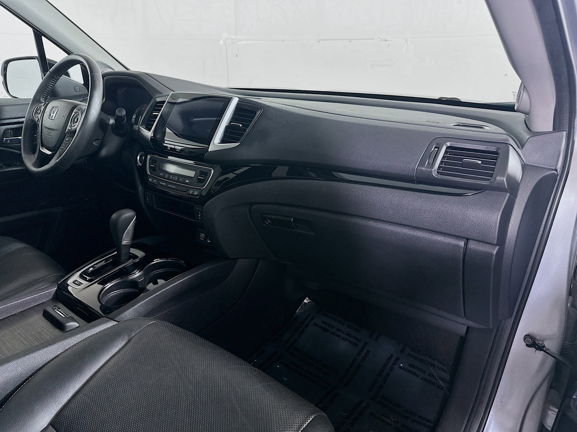 Used 2018 Lunar Silver Metallic Honda RTL-E image 29