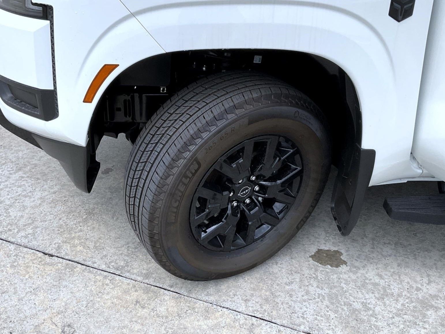 New 2026 Glacier White Nissan SV image 24