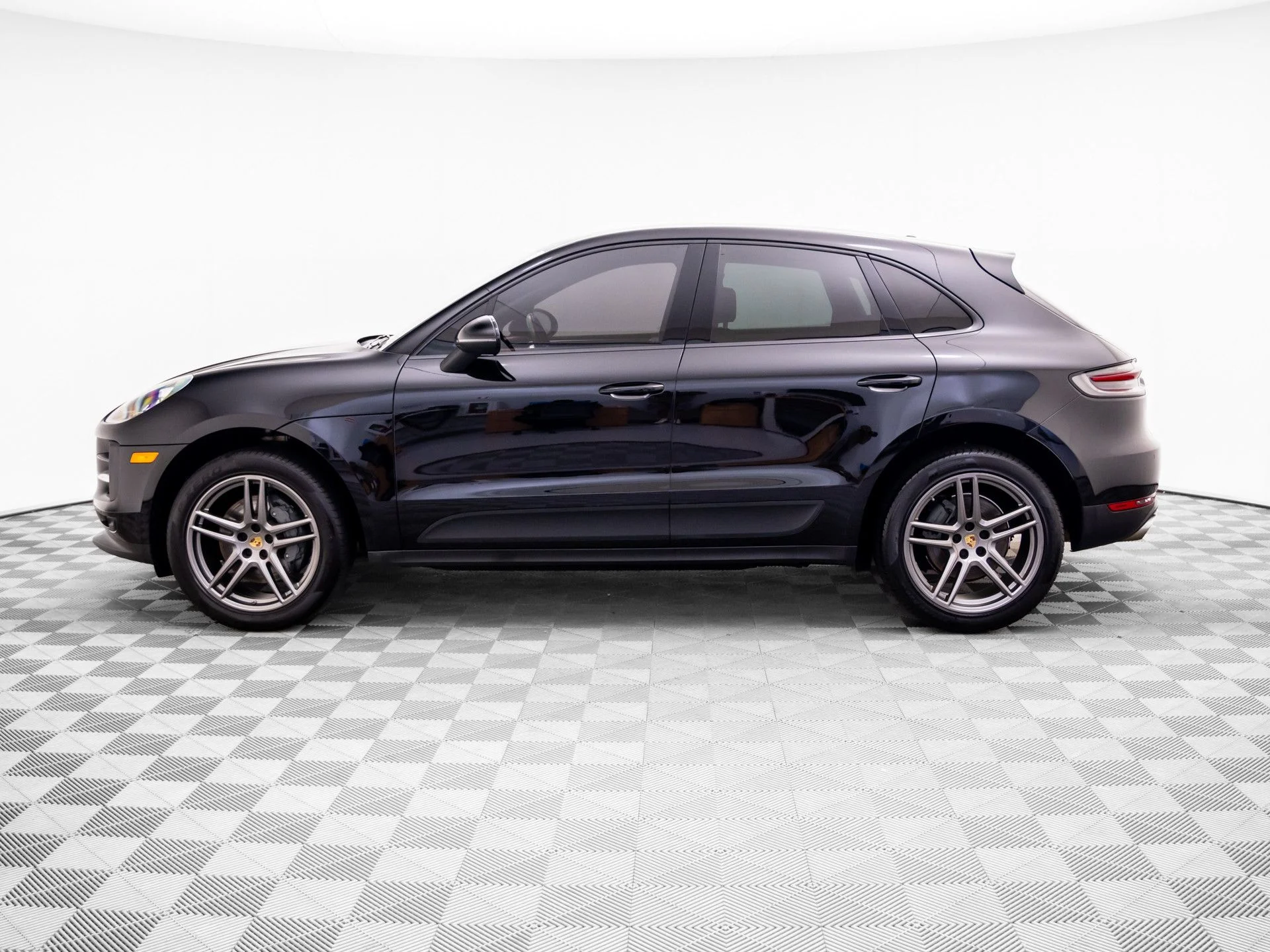 Used 2019 Black Porsche S image 2