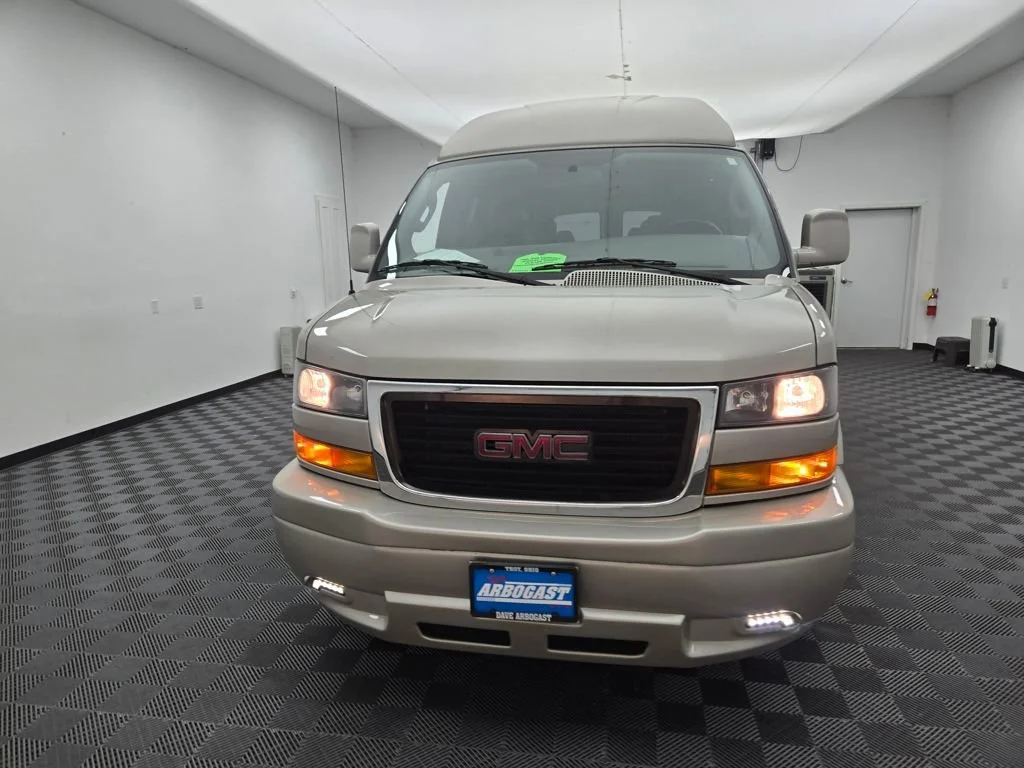 2023 GMC Savana Cargo Work Van - Photo 12