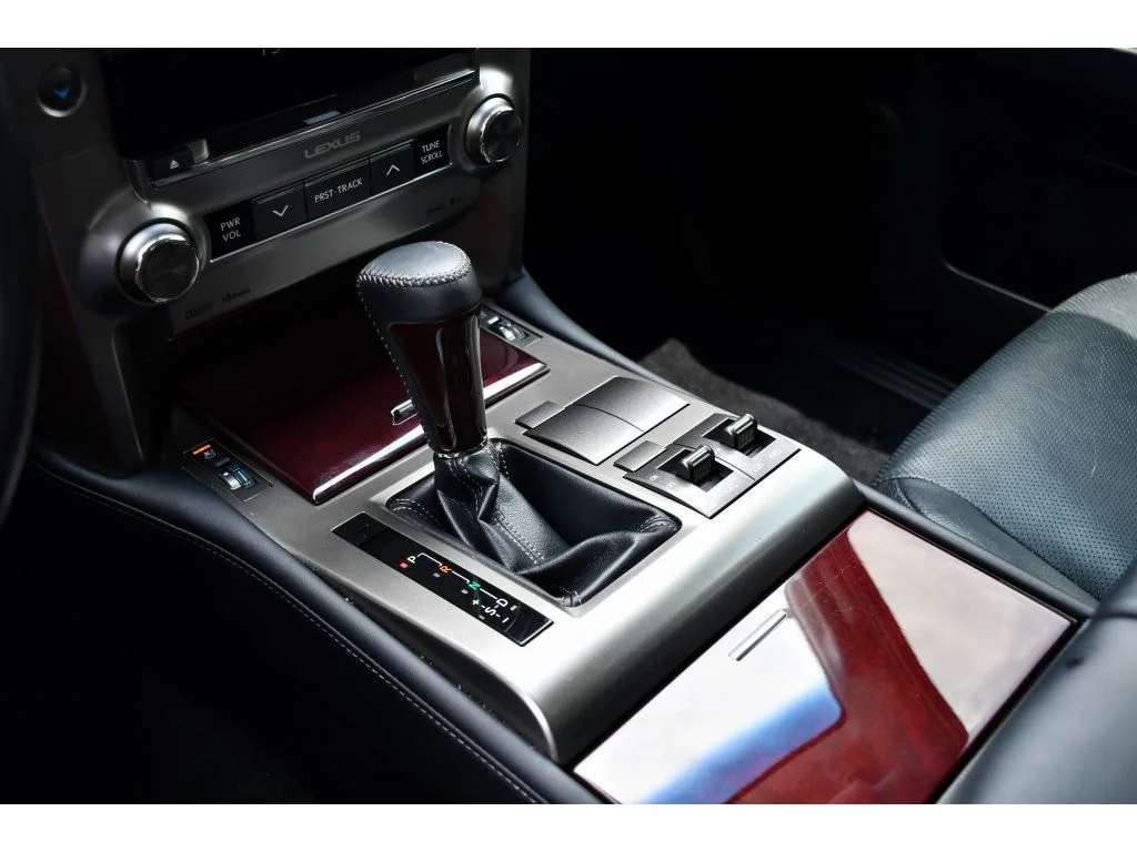 Used 2019 Silver Lining Metallic Lexus Premium image 34