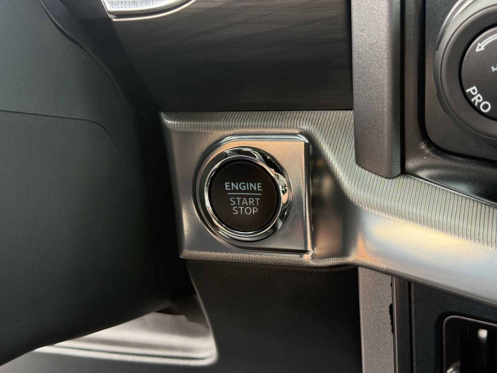Certified Used 2025 Gray Metallic Ford Lariat image 36