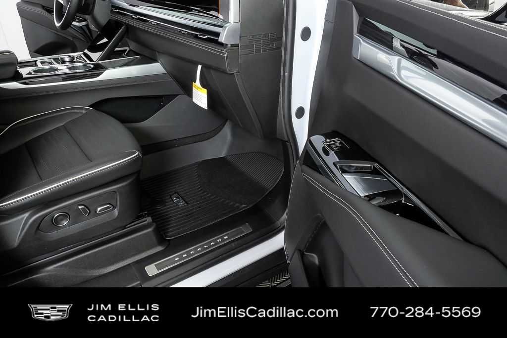 Used 2026 Vibrant White Tricoat Cadillac Sport image 27
