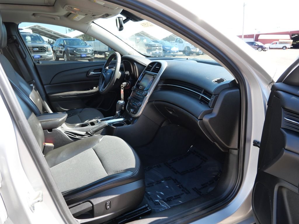 Used 2014 Silver Chevrolet LT image 11