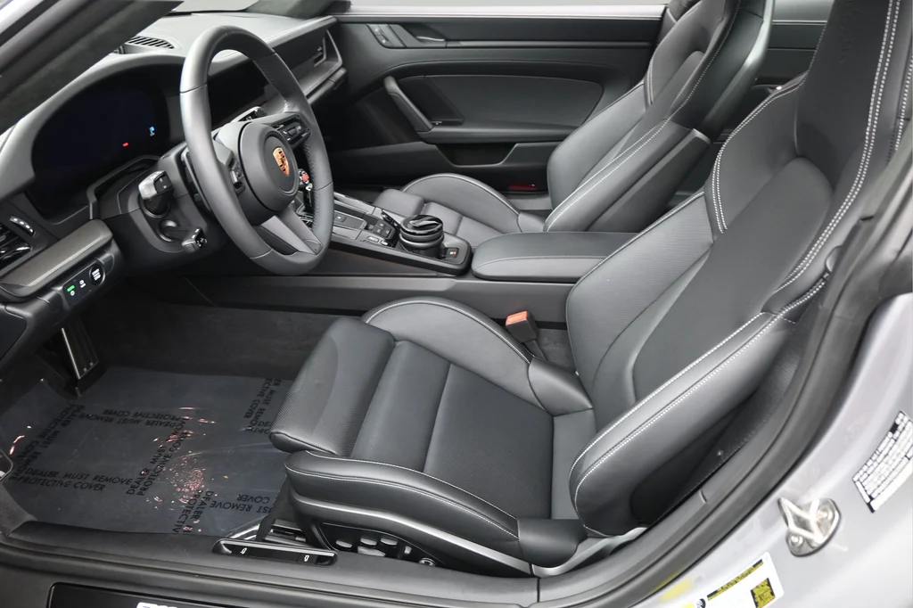 2025 Porsche 911 GTS - Photo 5