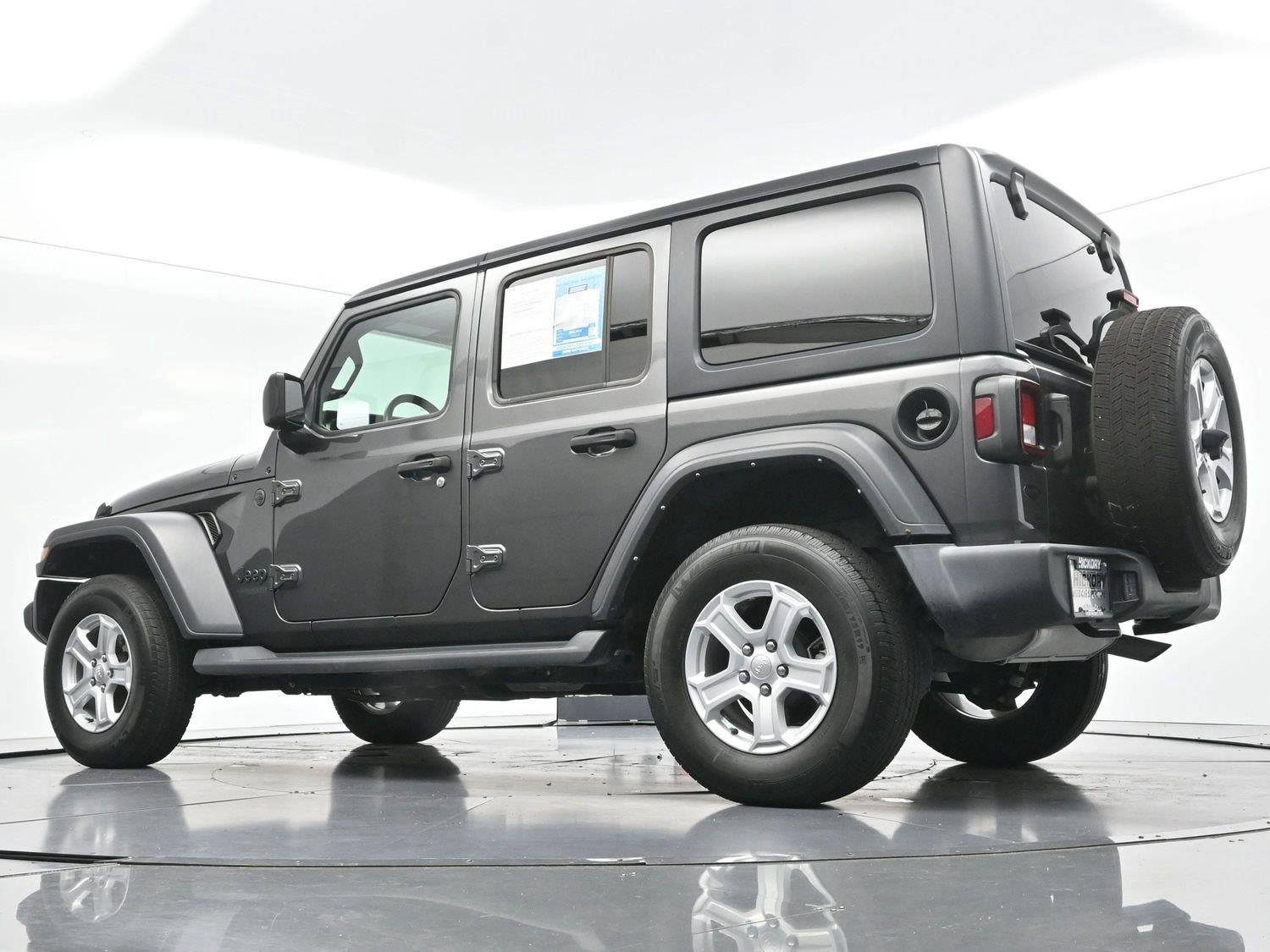 Used 2022 Granite Crystal Metallic Clearcoat Jeep Unlimited Sport S image 49