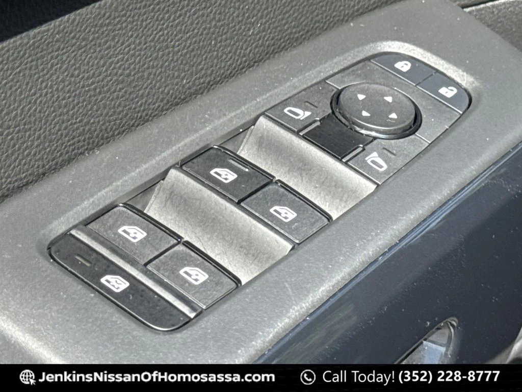 Used 2024 Silver Nissan S image 30