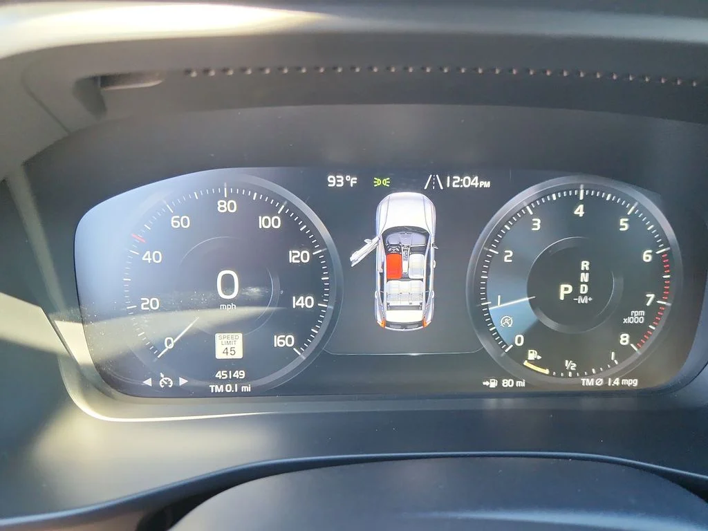 Used 2021 Gray Volvo R-Design image 18