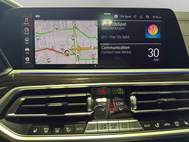 Used 2021 Black Sapphire Metallic BMW xDrive40i image 17