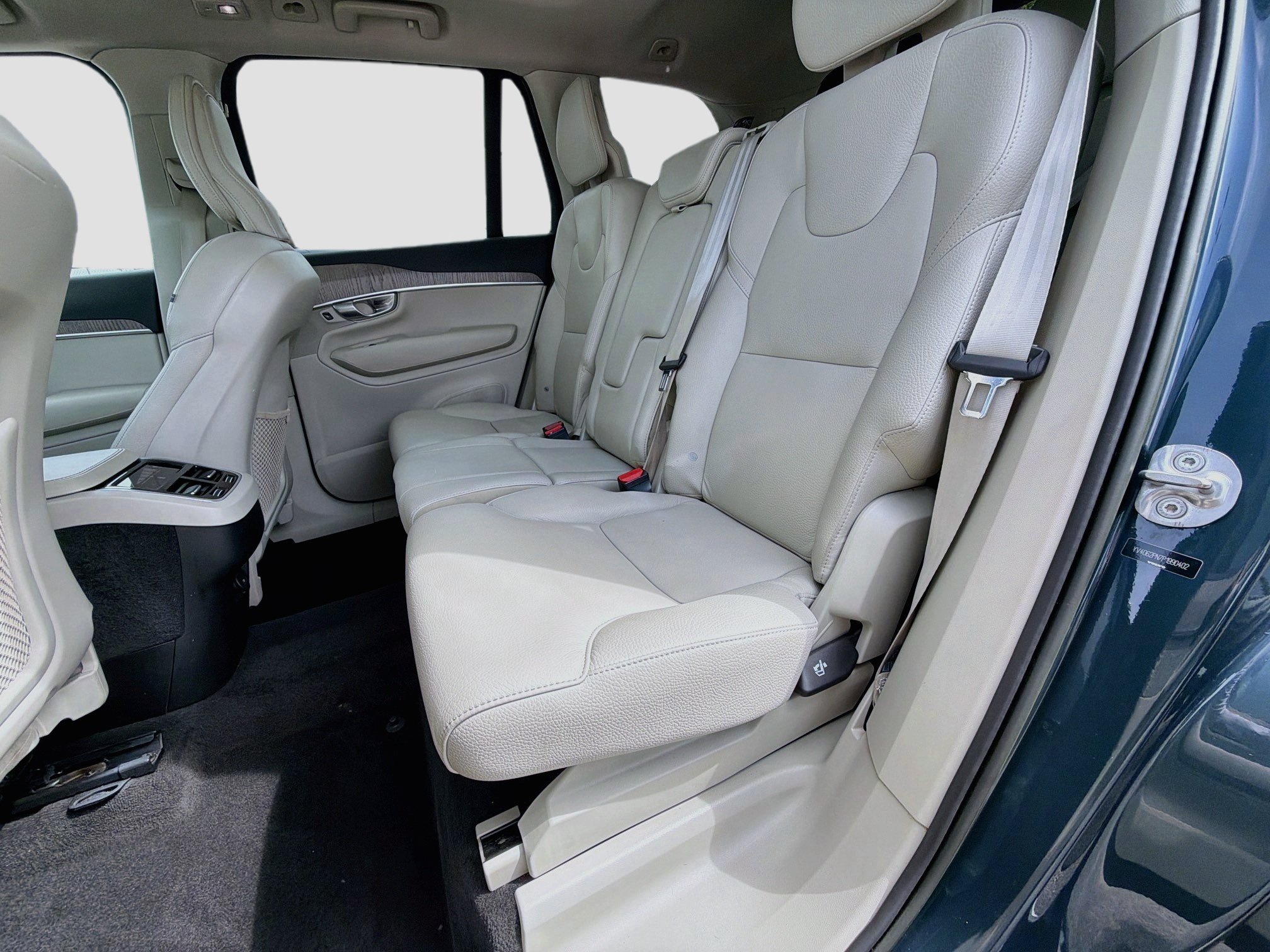 Used 2023 Thunder Gray Metallic Volvo Plus image 22