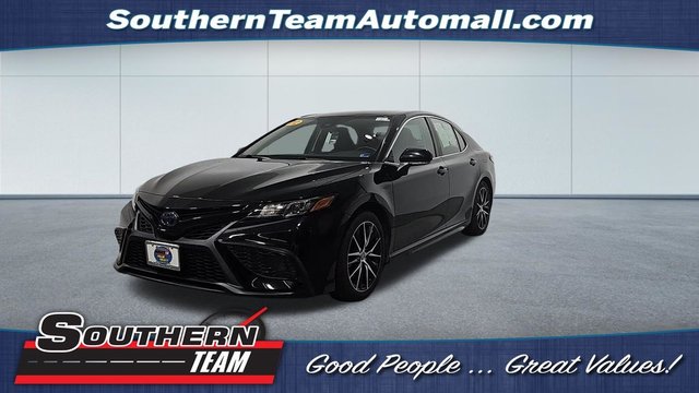 2022 Toyota Camry Hybrid SE