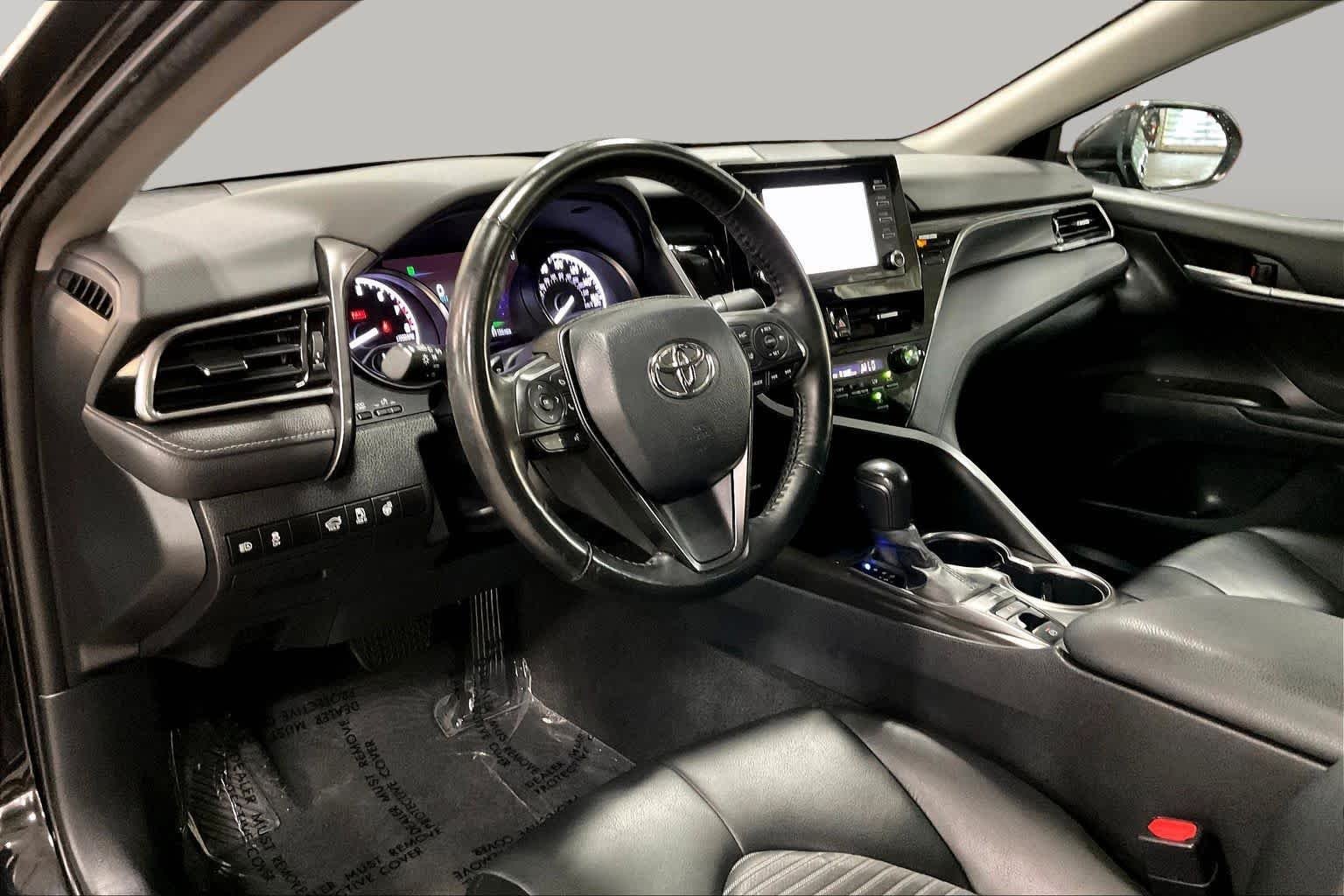 Used 2023 Midnight Black Metallic Toyota SE image 18