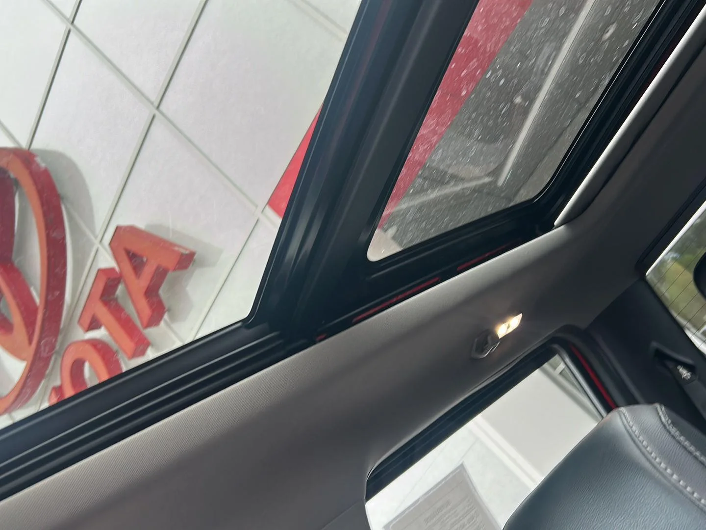 Used 2019 Race Red Ford LARIAT image 21