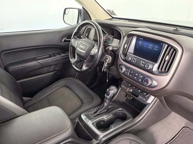 Certified Used 2022 White GMC AT4 w/Cloth image 35