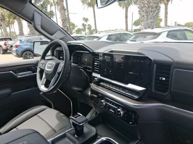 2026 GMC Sierra 1500 SLT - Photo 11