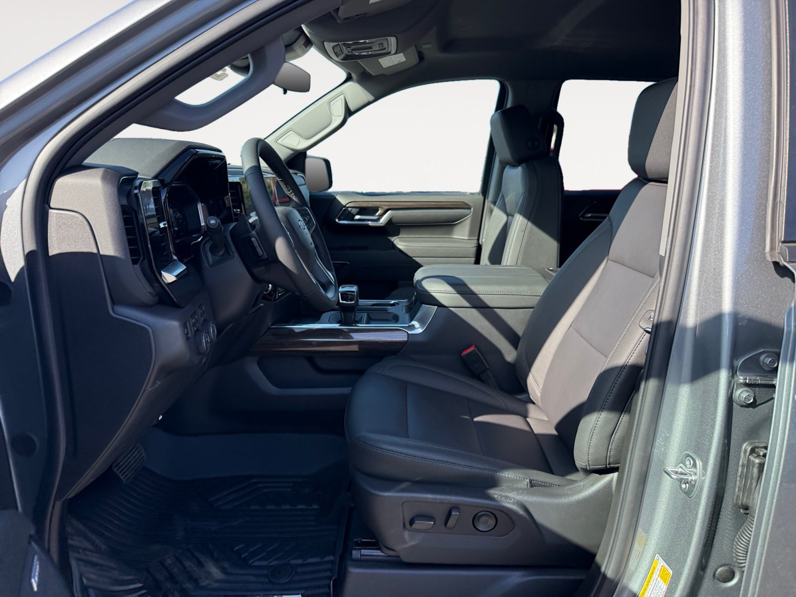 2026 Chevrolet Silverado 1500 LT Trail Boss - Photo 10