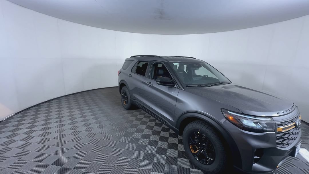 New 2026 Carbonized Gray Metallic Ford Tremor image 2