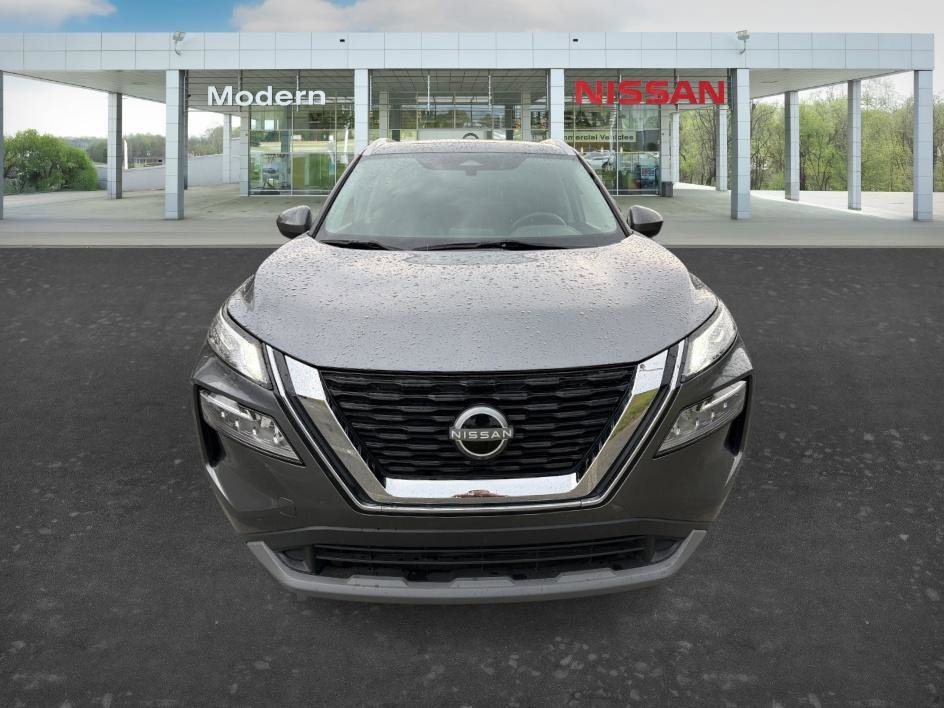 Used 2023 Gun Metallic Nissan SV image 9